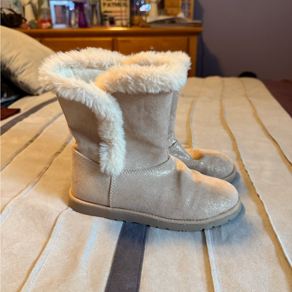 Kelly & Katie Tan Kids Boots with Cream Fur